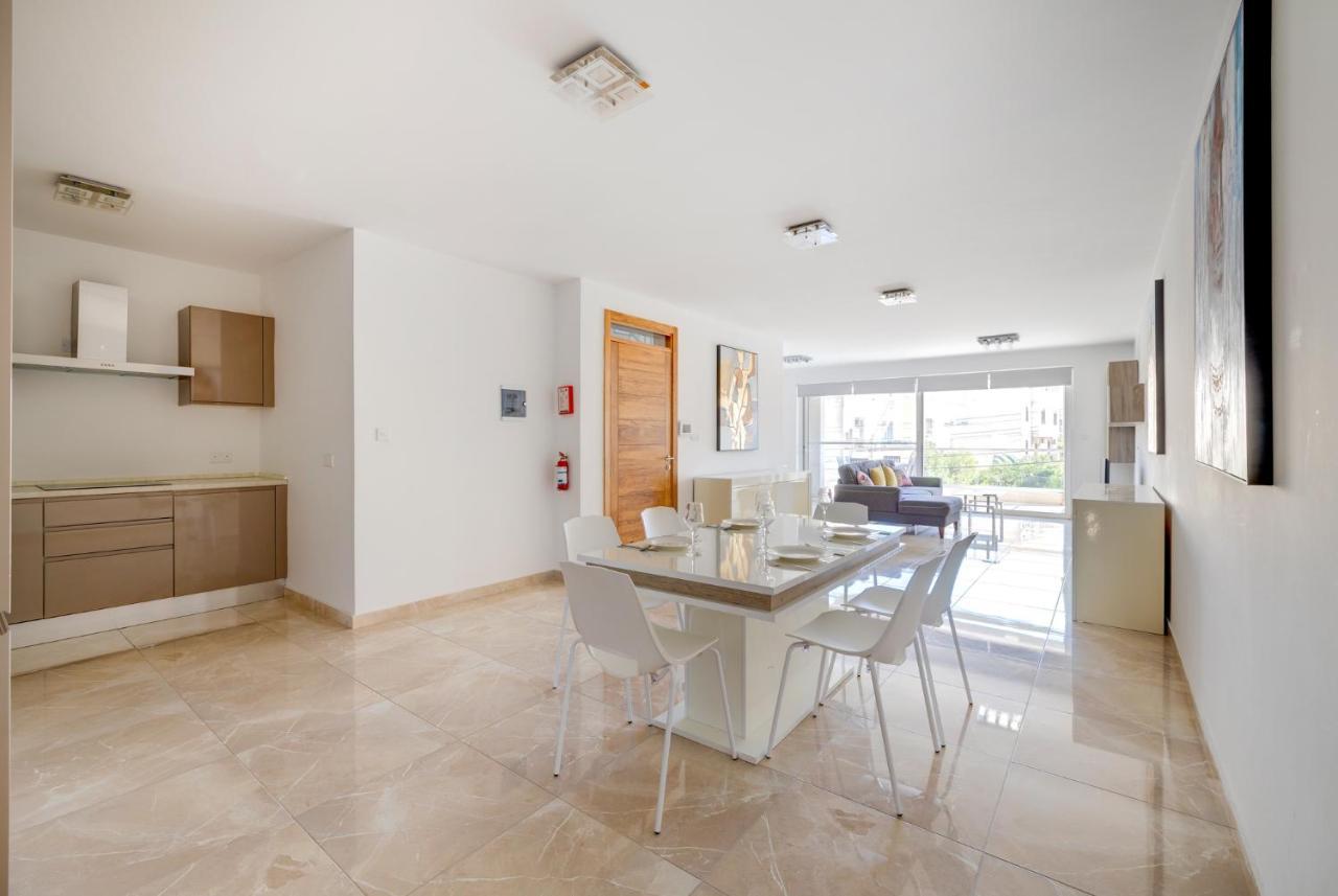 Marvellous 3Br Apartment In Central St Julians Saint Julian's Bagian luar foto