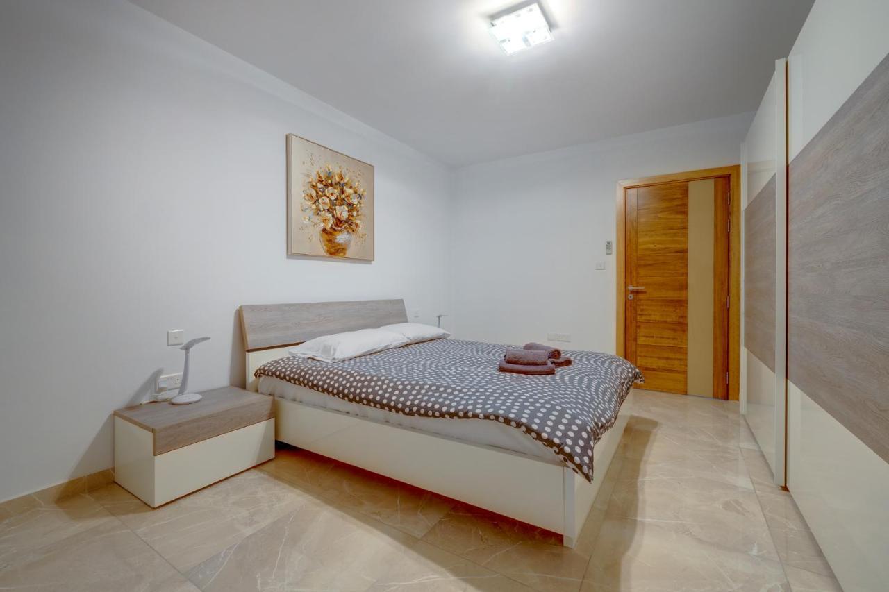 Marvellous 3Br Apartment In Central St Julians Saint Julian's Bagian luar foto
