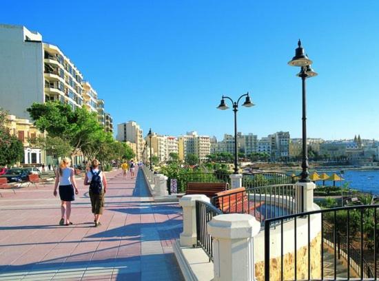 Marvellous 3Br Apartment In Central St Julians Saint Julian's Bagian luar foto