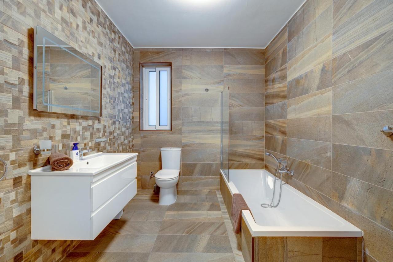Marvellous 3Br Apartment In Central St Julians Saint Julian's Bagian luar foto